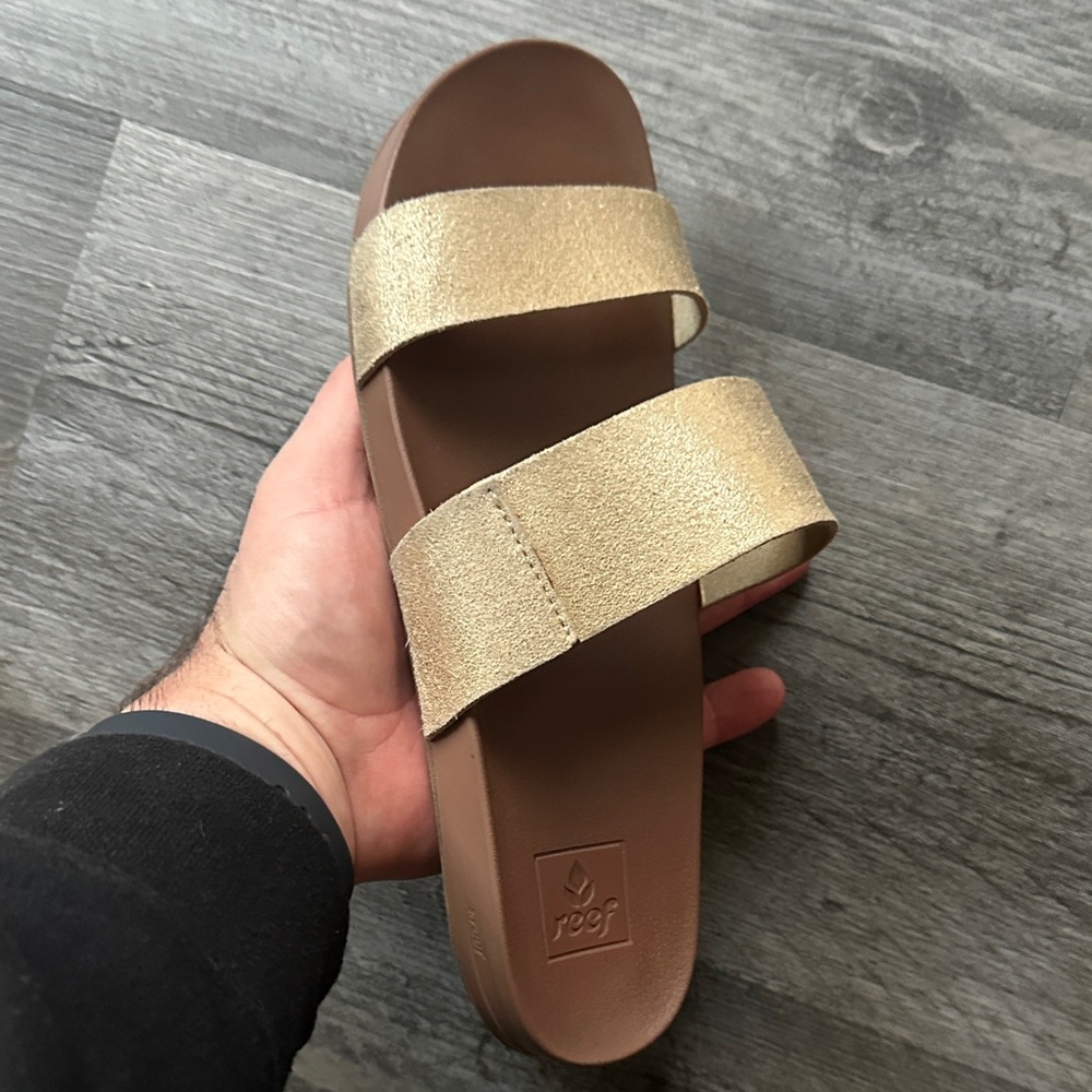Reef Cushion Vista Slide Sandals in Gold - Picture 4 of 5